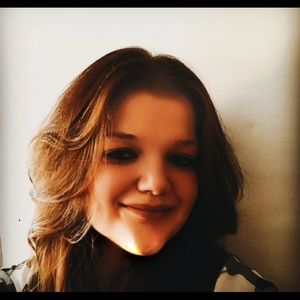 Meet your Posher, April